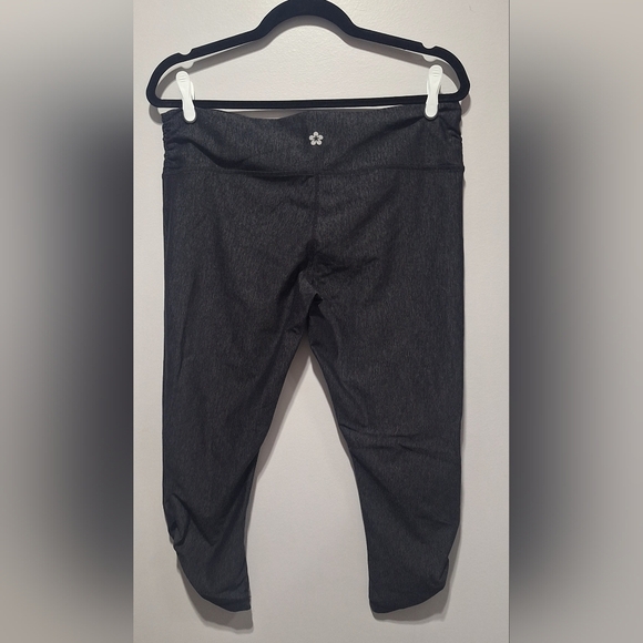 XL Tuff Athletics Capris - Picture 4 of 5